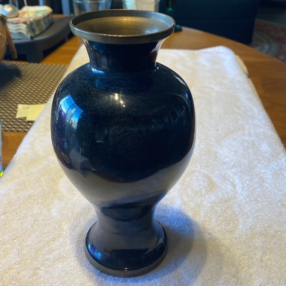 Vintage Mother of Pearl Inlay black enamel and brass floral. 7.5 inches tall. - Picture 2 of 4